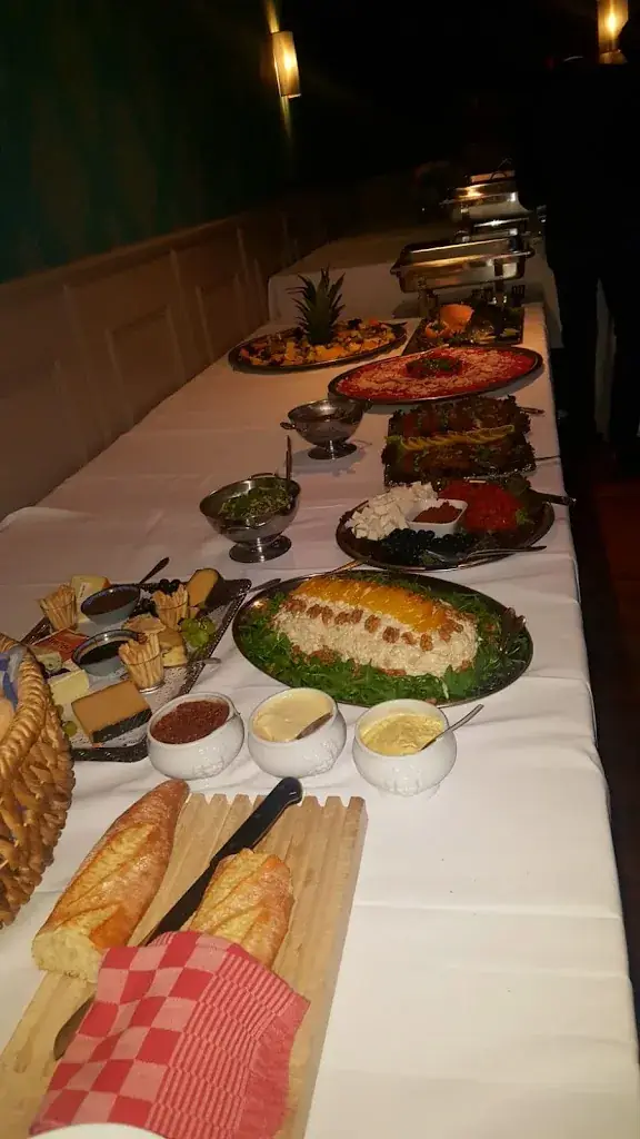 Aruna Kalicharan_De Gouden Leeuw groepsrestaurant en partycentrum_Terheijden_recensione