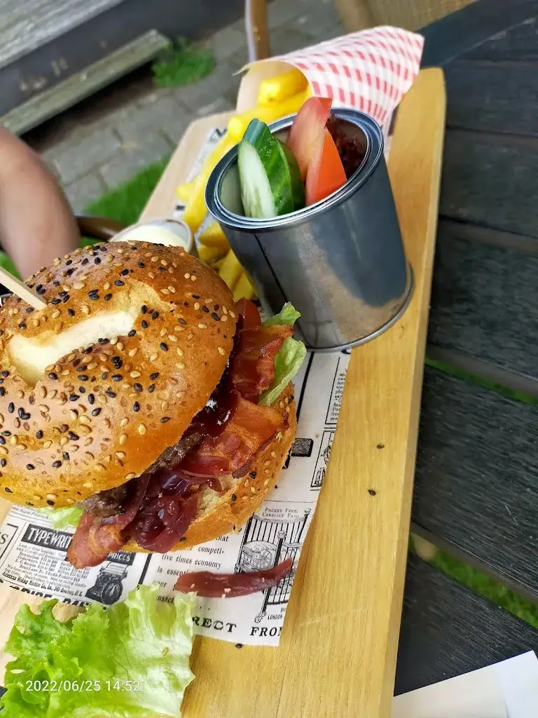 Alberto YP_Grand Café 't Veen_Roelofarendsveen_review