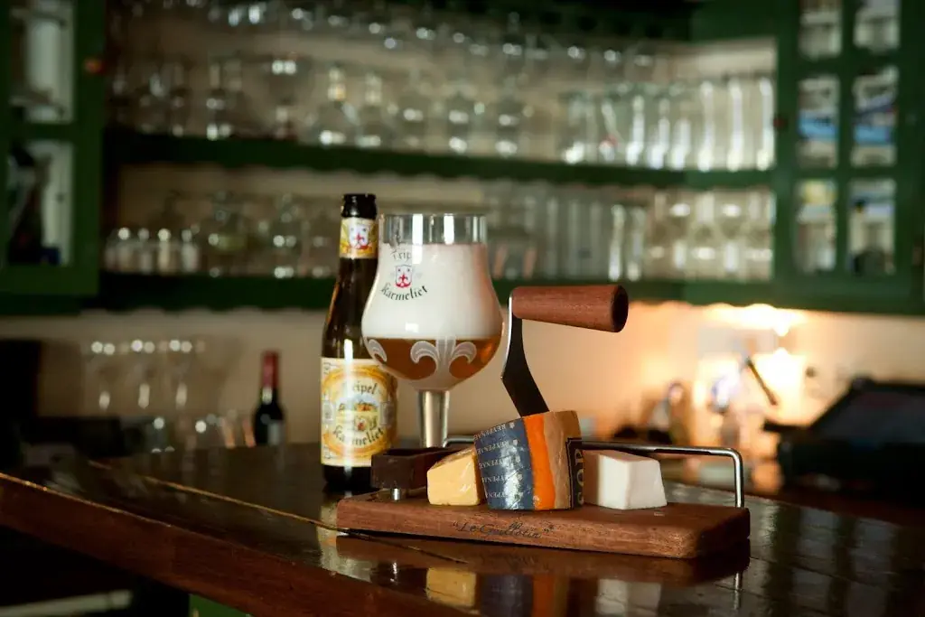 Grand Café 't Veen restaurant in Roelofarendsveen