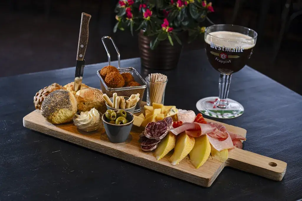 Grand Café 't Veen_Roelofarendsveen_slider_image_2