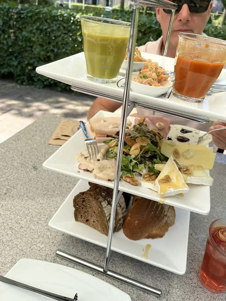 David Borgert_Lunchroom de Uitdaging_Ulvenhout_recensione