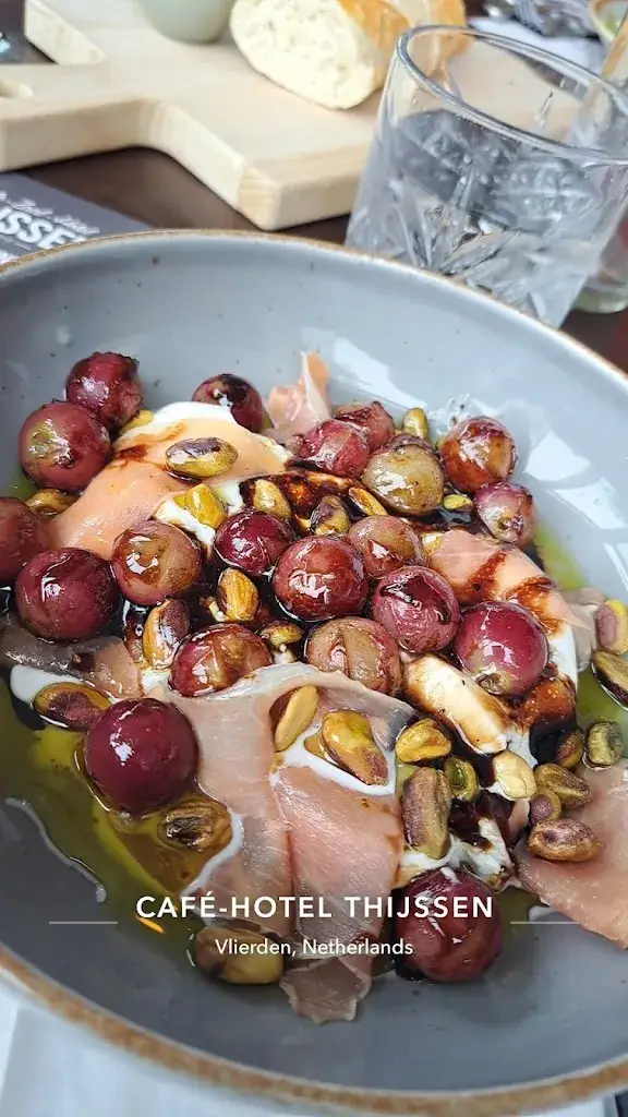 Yvonne Smits_Cafe Hotel Thijssen_Vlierden_review