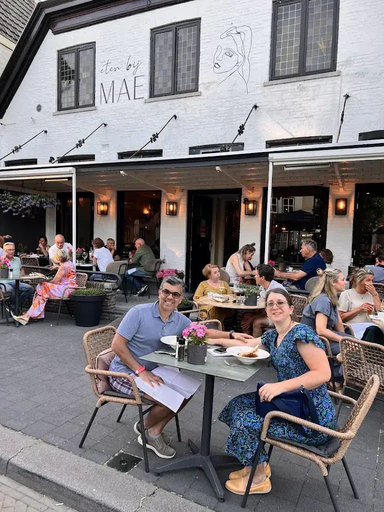 Dev Vaz_restaurant mae_Vught_review