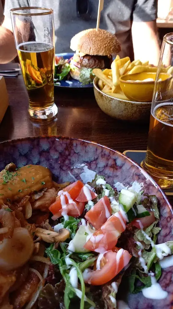 Anita Hack_“Bij Bas”_Wagenberg_review