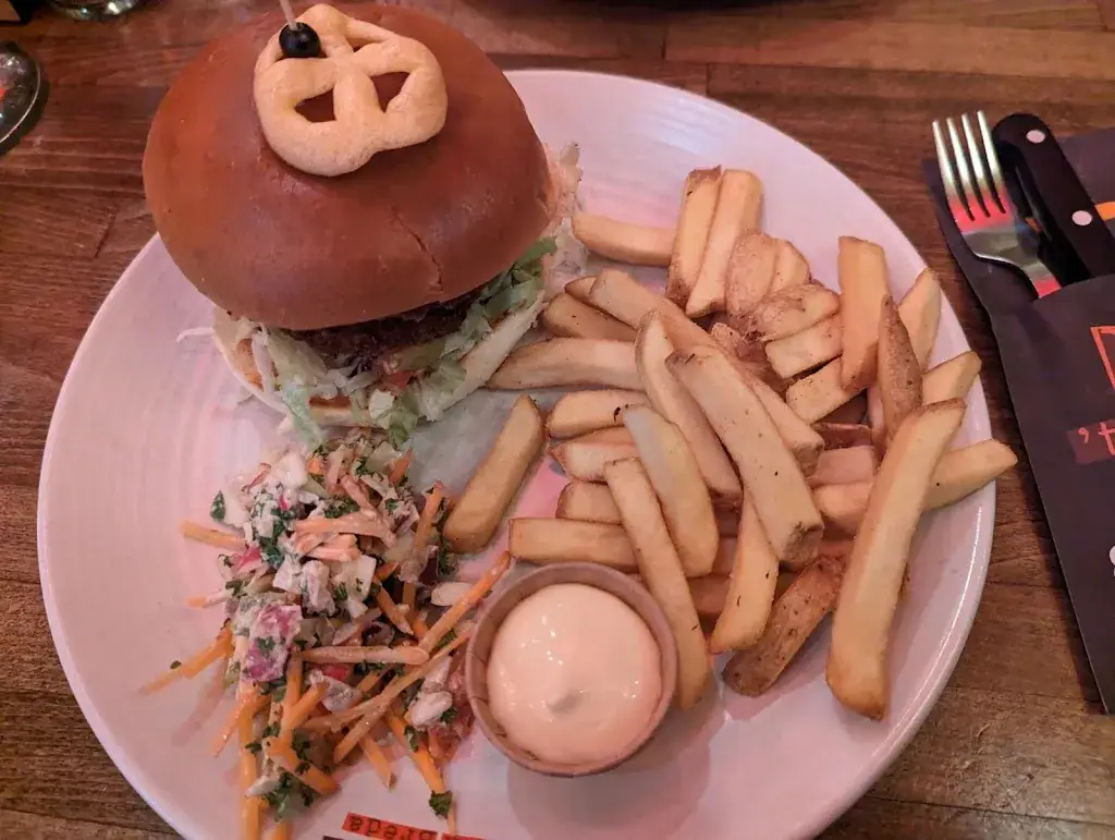 Hedi Dhaouadi_'t Hart van Breda_Breda_review