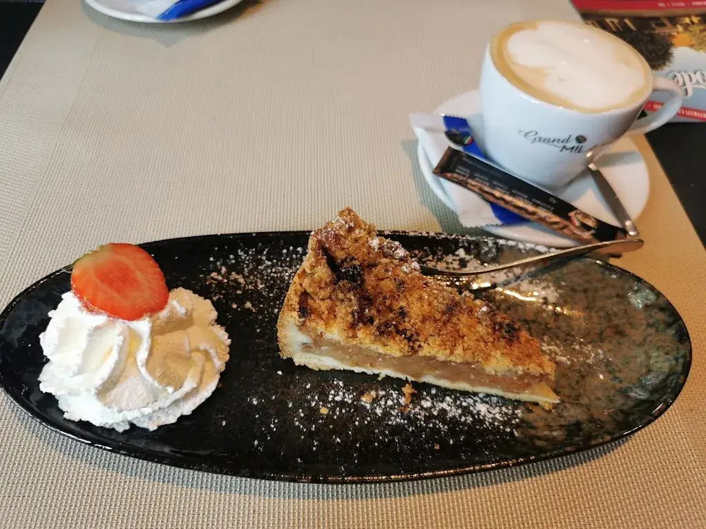 Gwen V_Grand Café De Zwaan Borkel_Valkenswaard_review