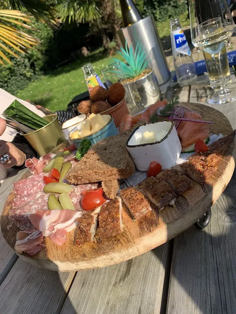 Michelle Ossorio_Café Restaurant Het Loze Vissertje_Wilhelminadorp_review