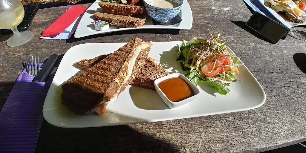 ._Wilhelminadorp_slider_image_2