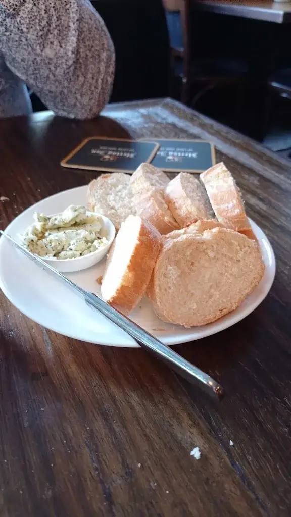 Annita Musters_Café Het Hoefijzer_Woensdrecht_reseña