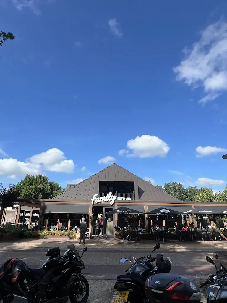 Maksym Kyrylenko_Family Appelscha Eethuis Cafetaria_Appelscha_review