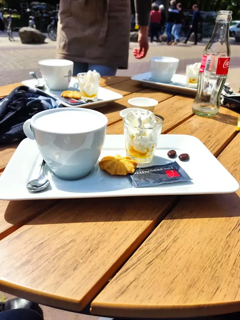 George Westenbrink_Family Appelscha Eethuis Cafetaria_Appelscha_review