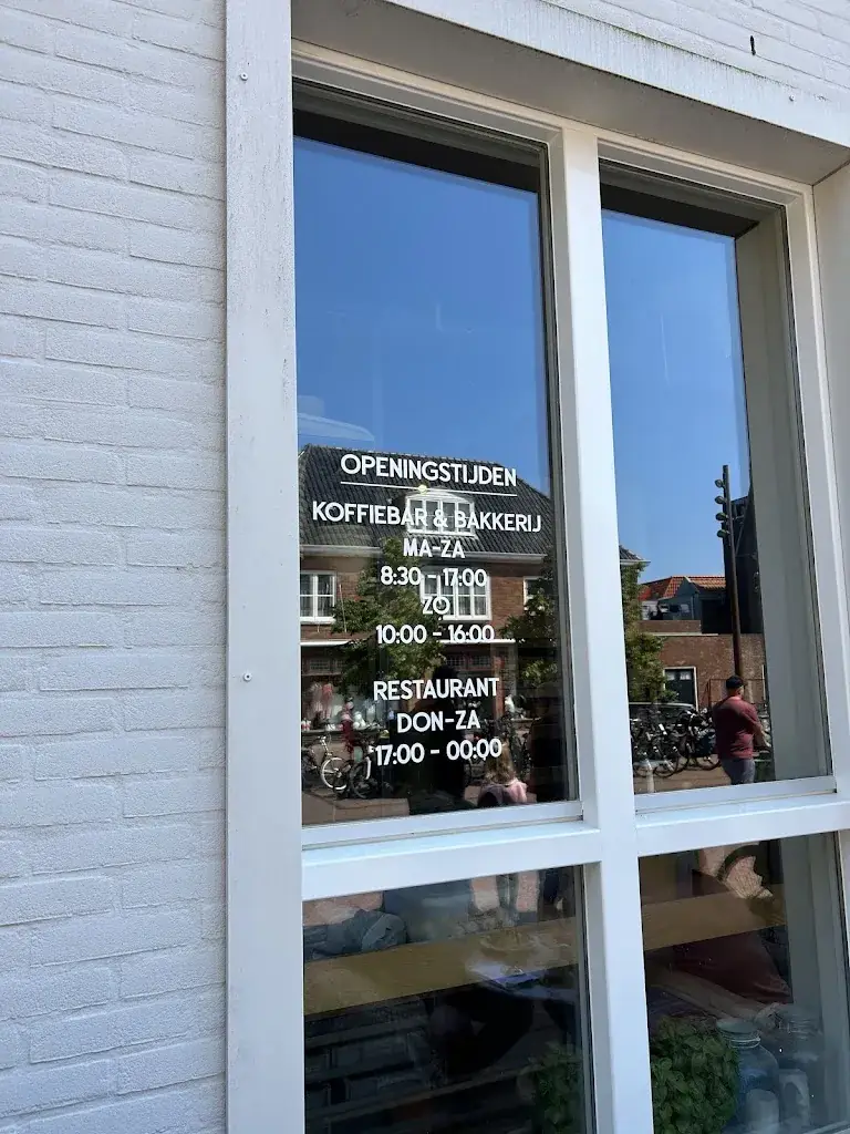 Branding & Citrus restaurant in Burg