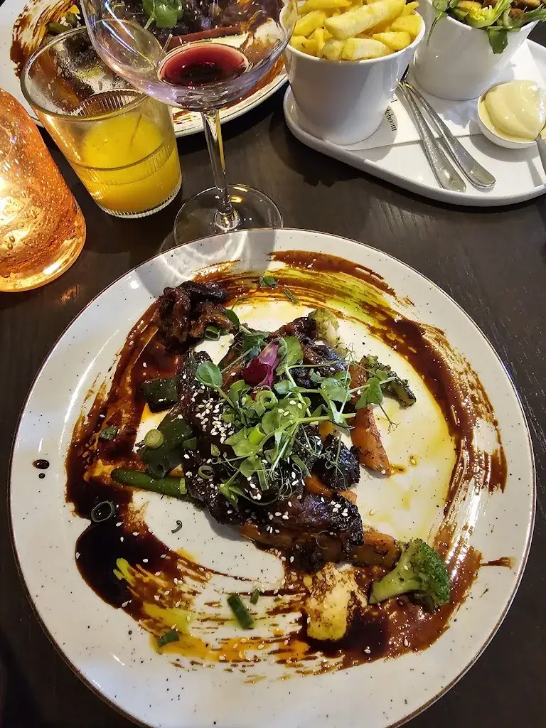 Brasserie de Lindeboom_Burg_slider_image_2