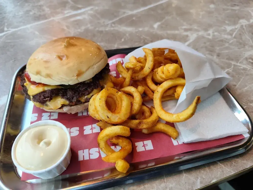 EZ SMASH_Amsterdam_slider_image_3