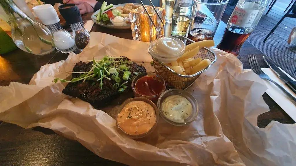 Eduard Groo_Bar Bistro ’t Sand_Zandvoort_recensione