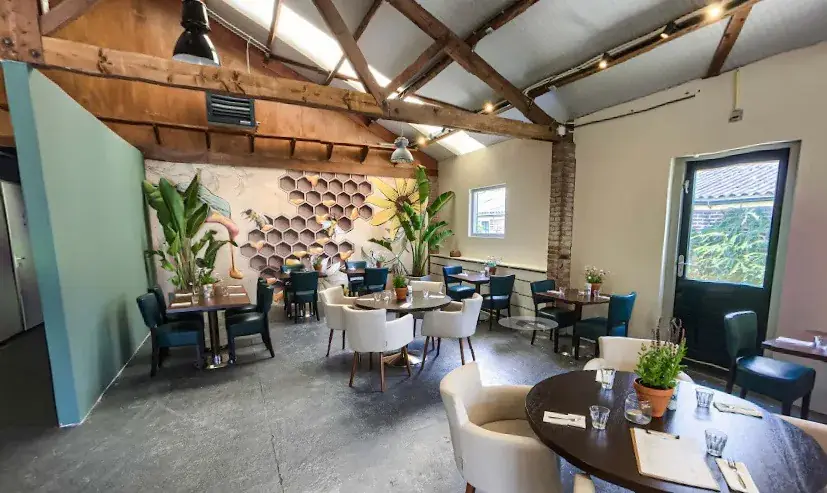 THE BEE_Opperdoes_slider_image_1