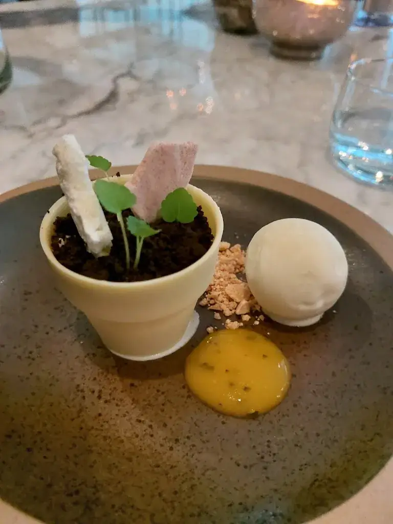 Dominique Heus_Restaurant Applaus_Lelystad_avis