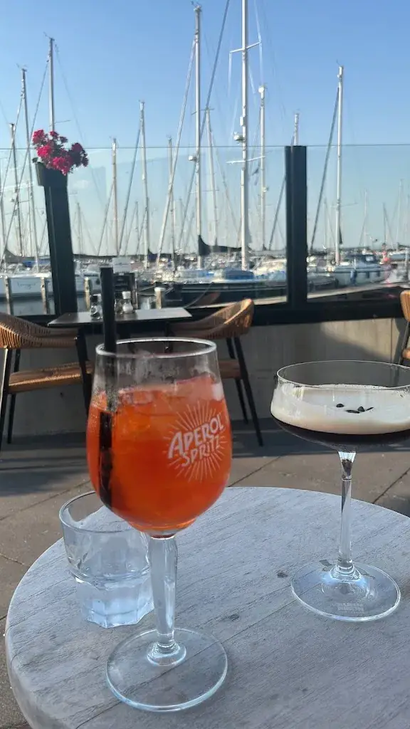 UBK_Aan ut Water_Lelystad_recensione