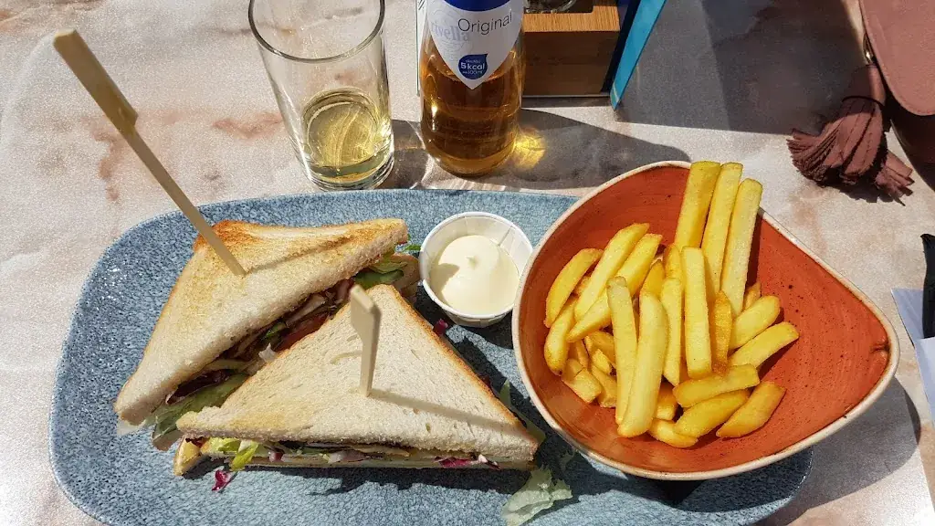 Sabina Coralic_Aan ut Water_Lelystad_recensione