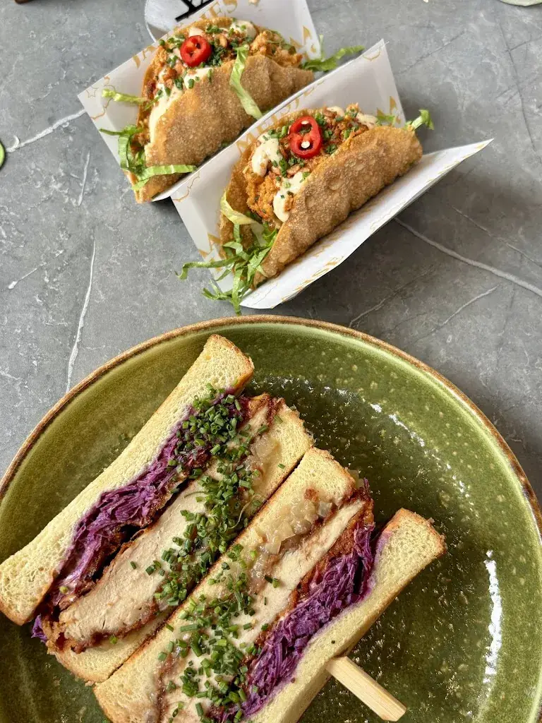 Arpita Salgotra_Javaanse Meisjes_Alkmaar_review