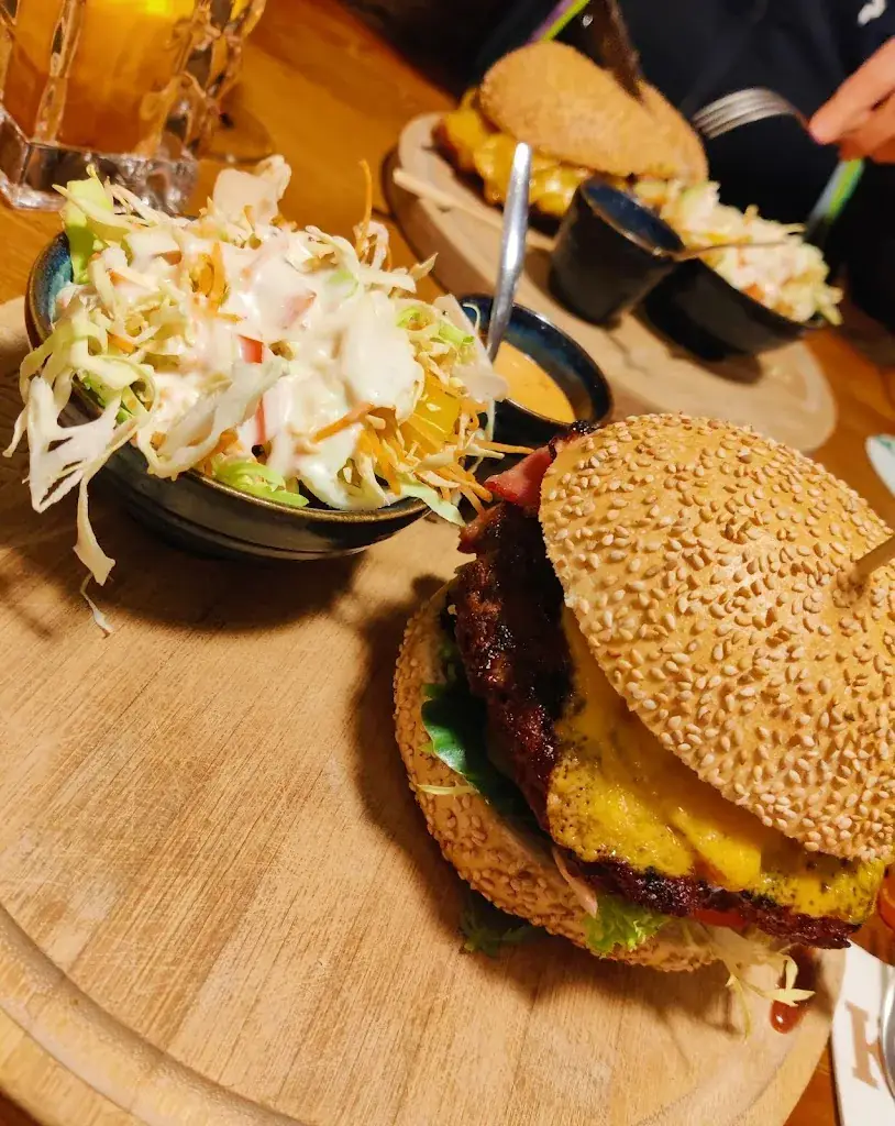 Linda Akujärvi_De Koning_Alkmaar_review