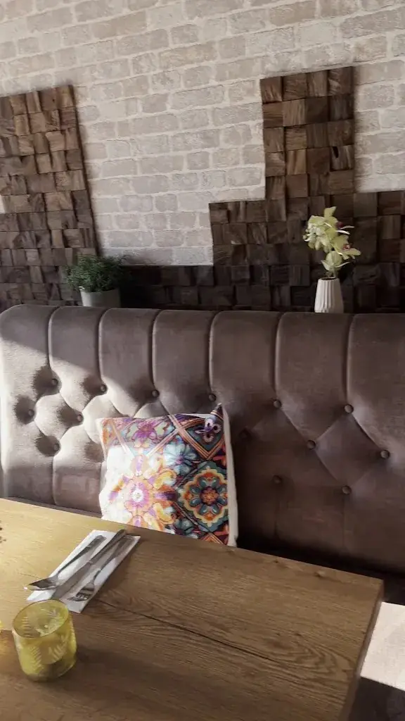 Praneet Raj_Darjeeling Restaurant Krommenie_Krommenie_review