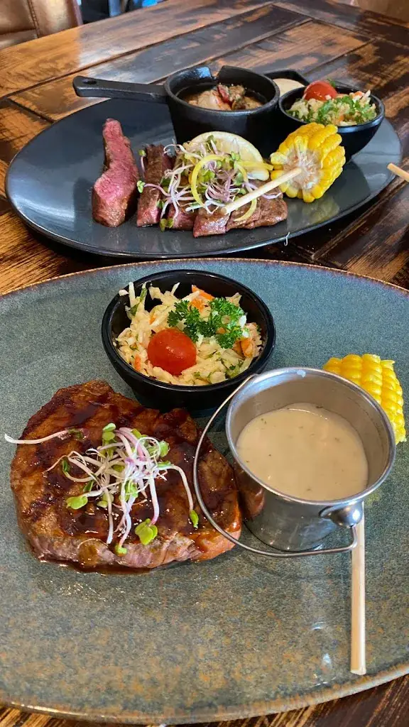 Sarah 何吻慈_Steakhouse Bij de Buurvrouw_Castricum_recensione