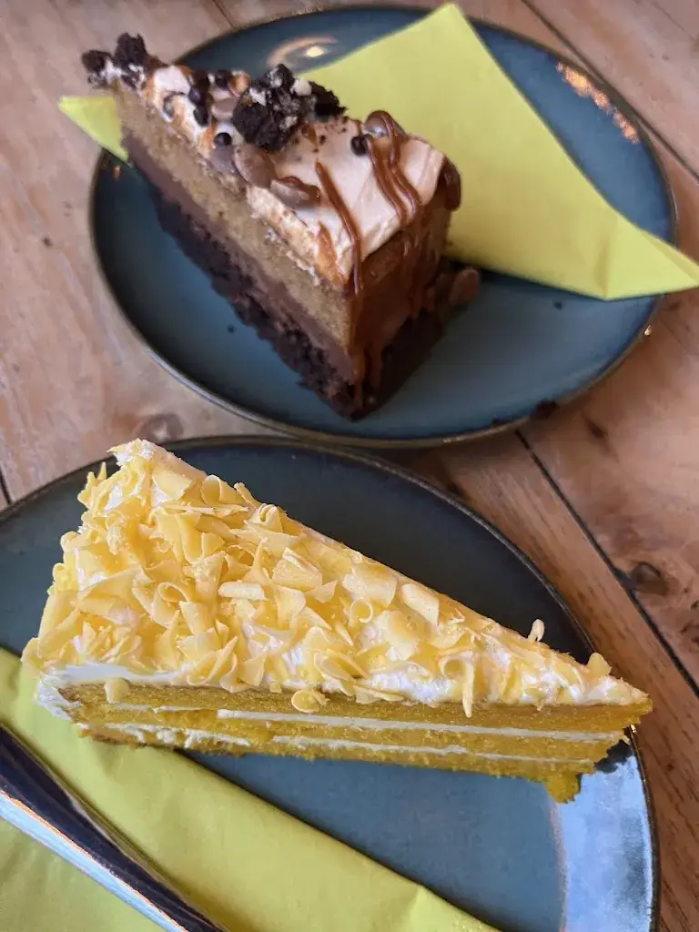 Kelly Plorin_Oma Ietje_Amsterdam_reseña