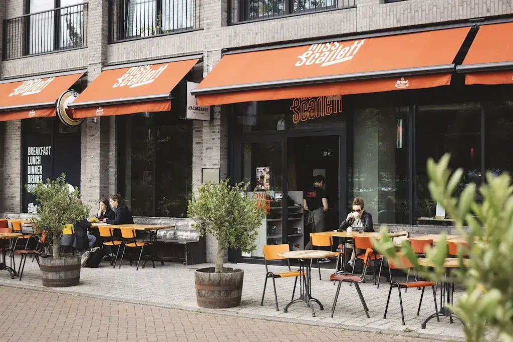 Miss Scarlett_Amsterdam_slider_image_1