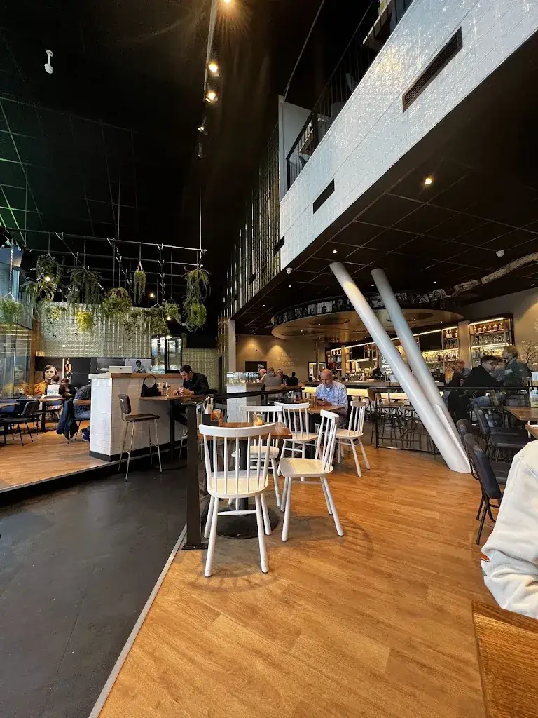 Alba Silvente Fuentes_Grand Café Hoekenrode_Amsterdam_review