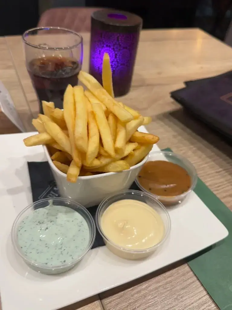 Faran Butt_BLVD 020_Amsterdam_review