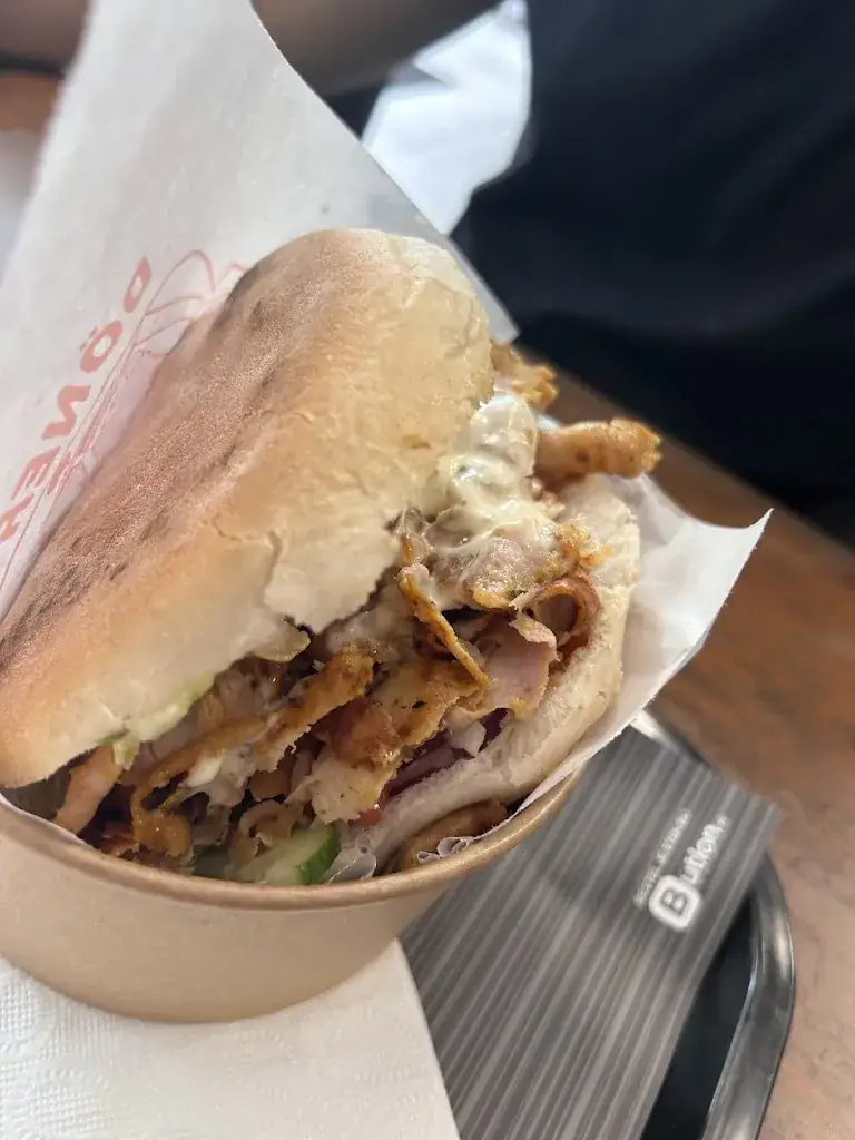 Asrın Meriç Demir_Ernos Holendrecht🌰🥪.,_Amsterdam_review