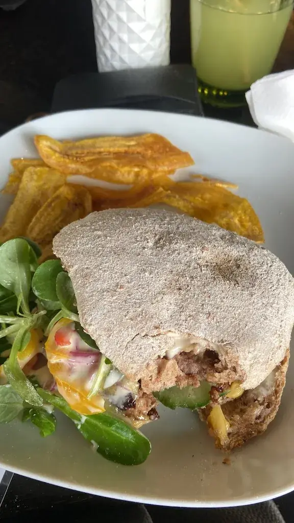 L Maldonado_Yemayá’s Vegan Corner_Amsterdam_review