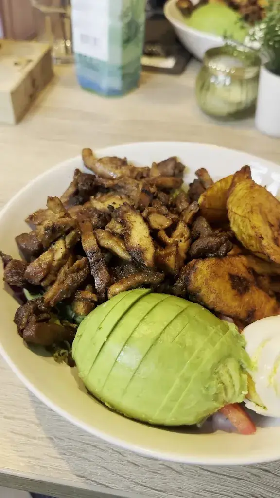 Fresh Leaves_Amsterdam_slider_image_2