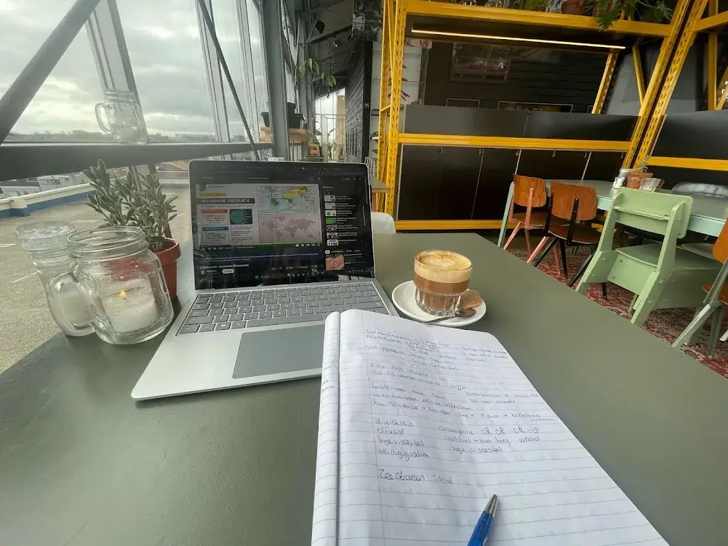 Lotte Claassen_DeDAKKAS_Haarlem_review