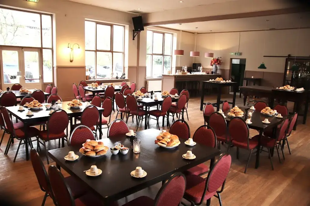 Brasserie De Kerckhaen restaurante en Westbeemster