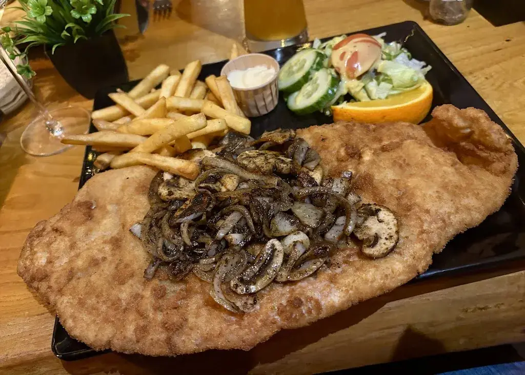 Dave Clark_Schnitzel en Spies by Tiroler Stuberl_Zandvoort_review