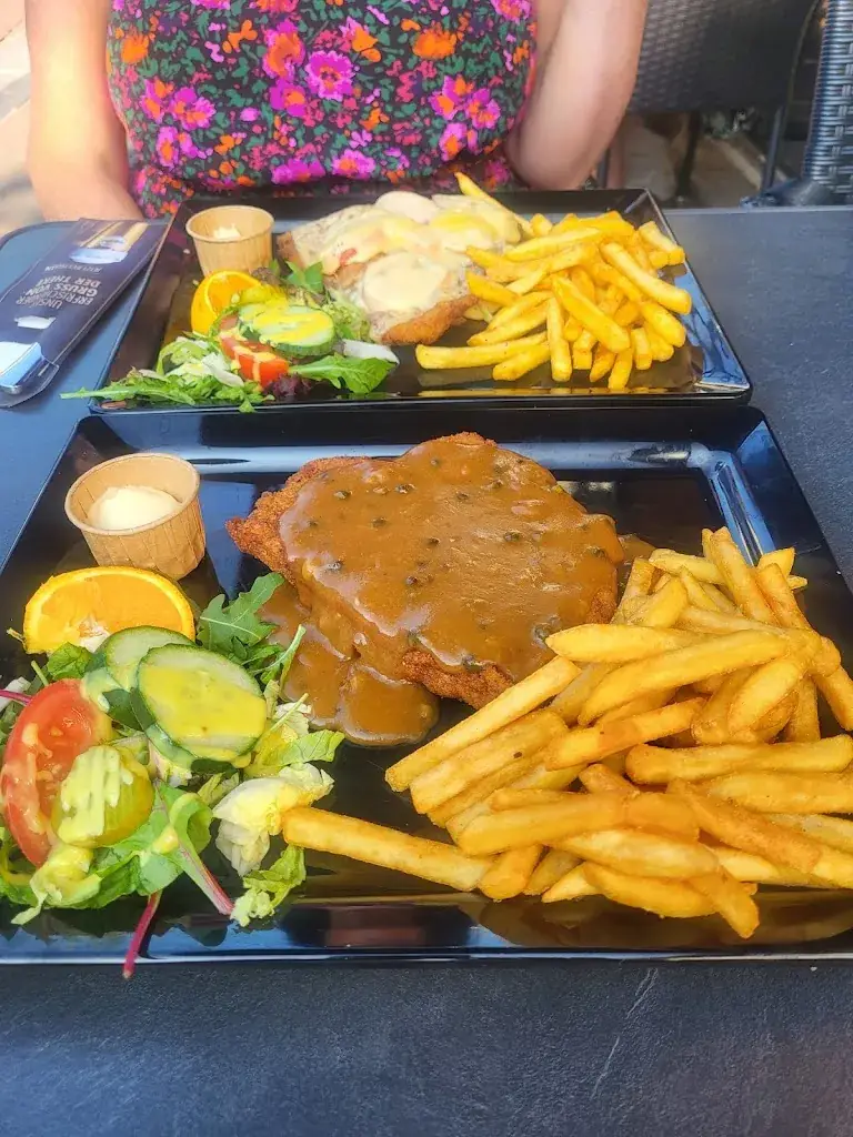 Jeff Bradley_Schnitzel en Spies by Tiroler Stuberl_Zandvoort_review