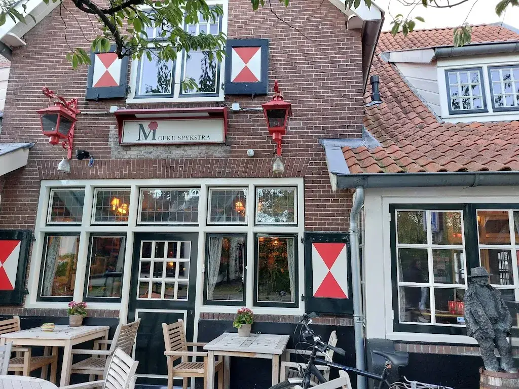Café Moeke Spijkstra restaurant in Blaricum