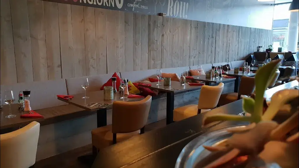 Johnny's Pizzeria & Steakhouse_Blaricum_slider_image_1