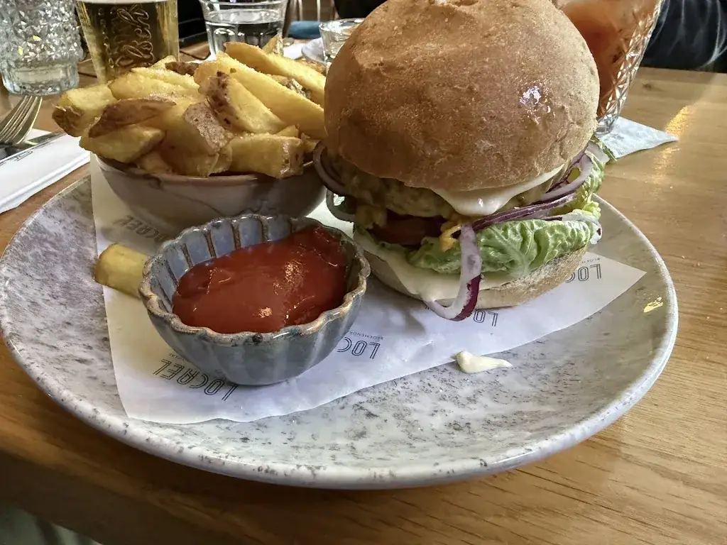 Keith Bloemendaal_Locael Bloemendaal_Bloemendaal_review