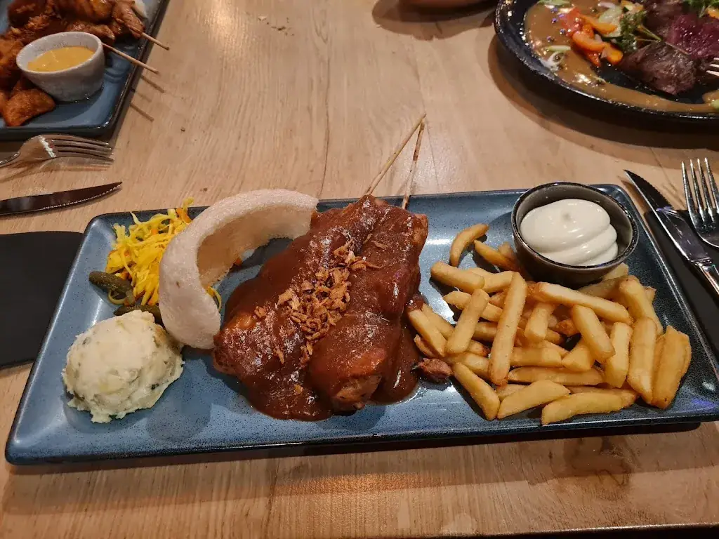 Grand Café Cineac_Beverwijk_slider_image_2