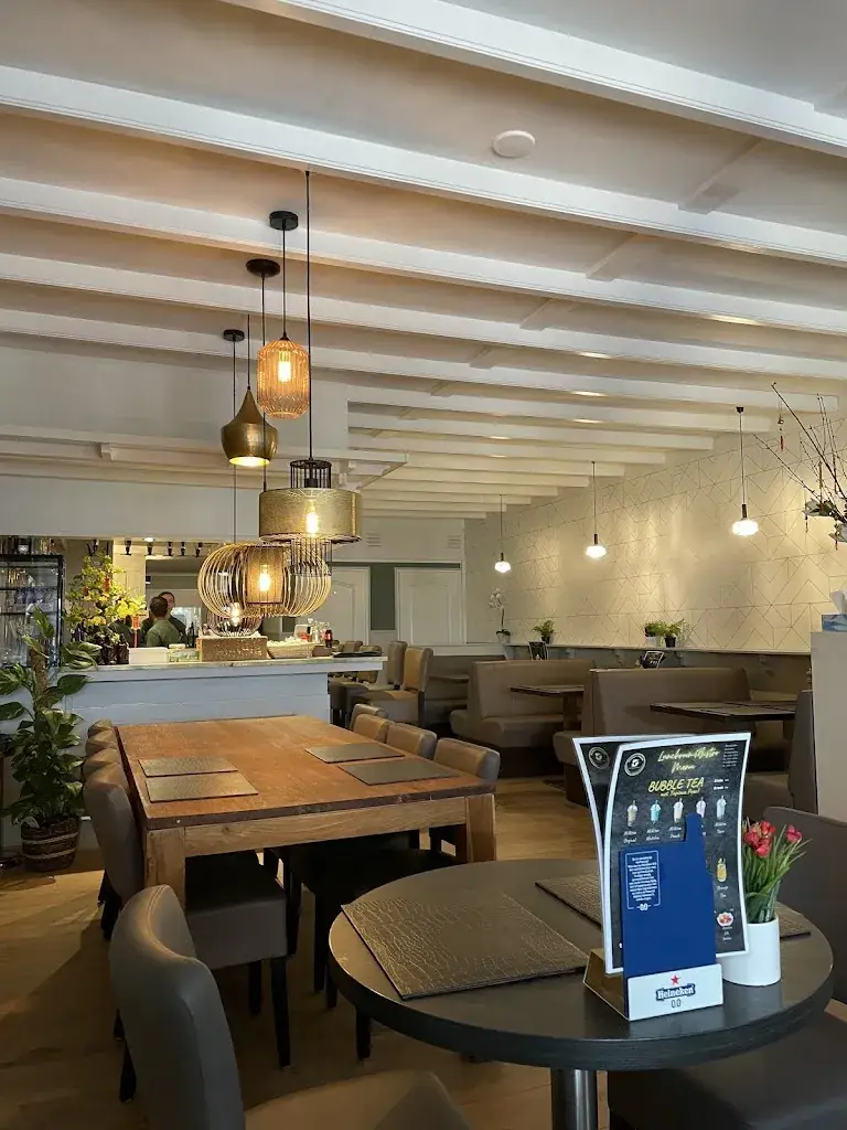 E van der Laan_Saigon House_Beverwijk_recensione