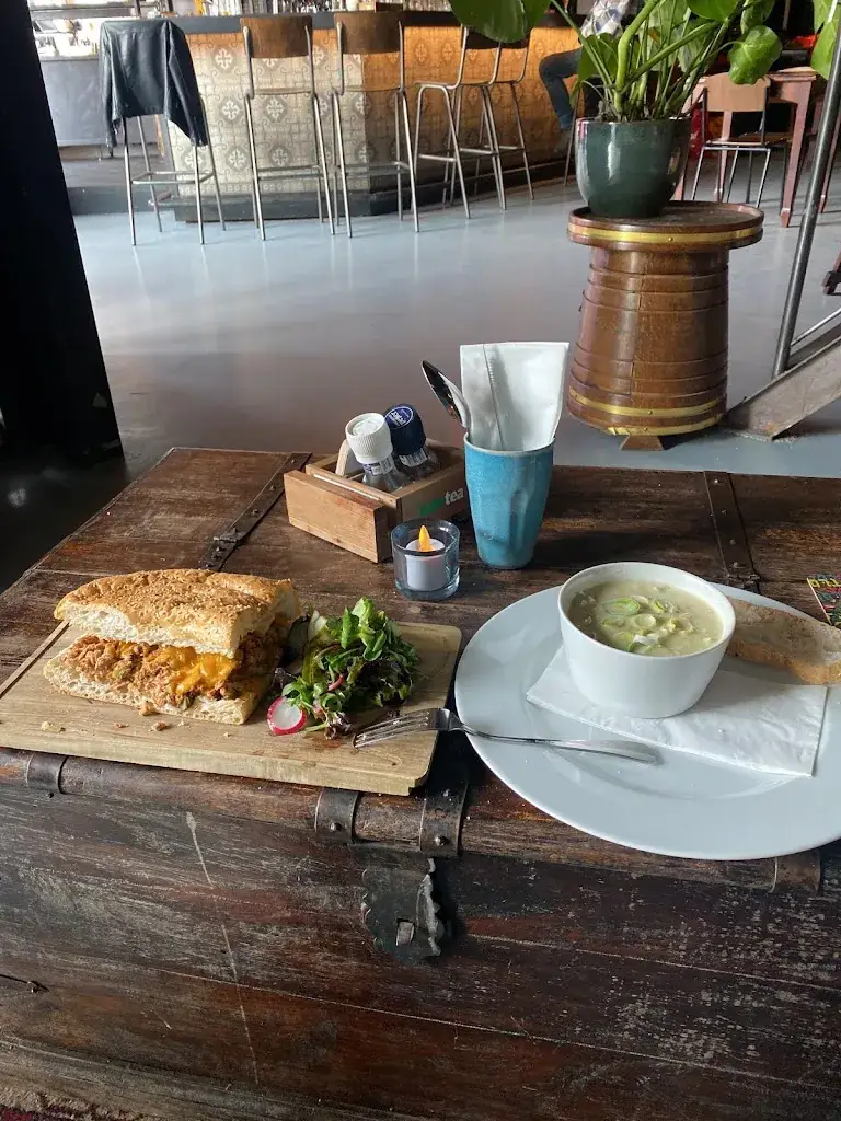 Ivan Bykov_Podiumcafe Toos_Beverwijk_review