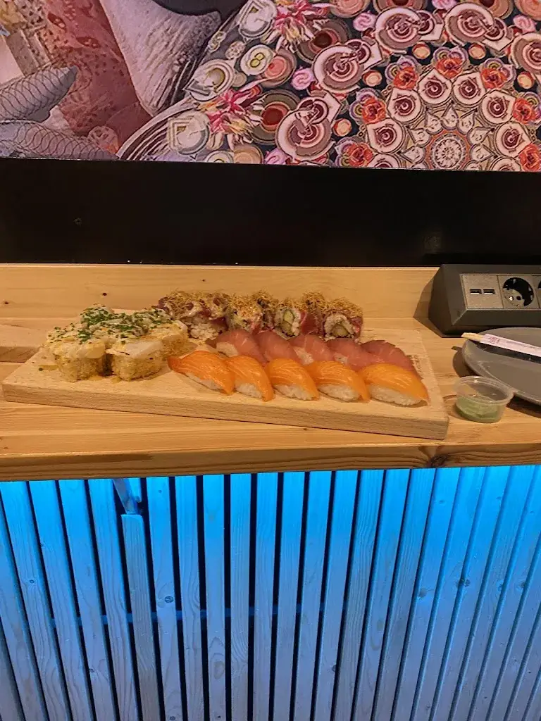 Mai Phuong_Miyasu_Beverwijk_review