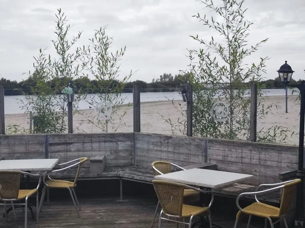 Eetcafé @ the Beach_Lelystad_slider_image_1