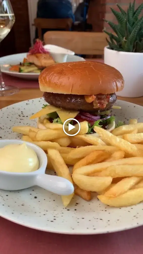 Restaurant Brasserie De Rooie Kip_Hoorn_slider_image_2