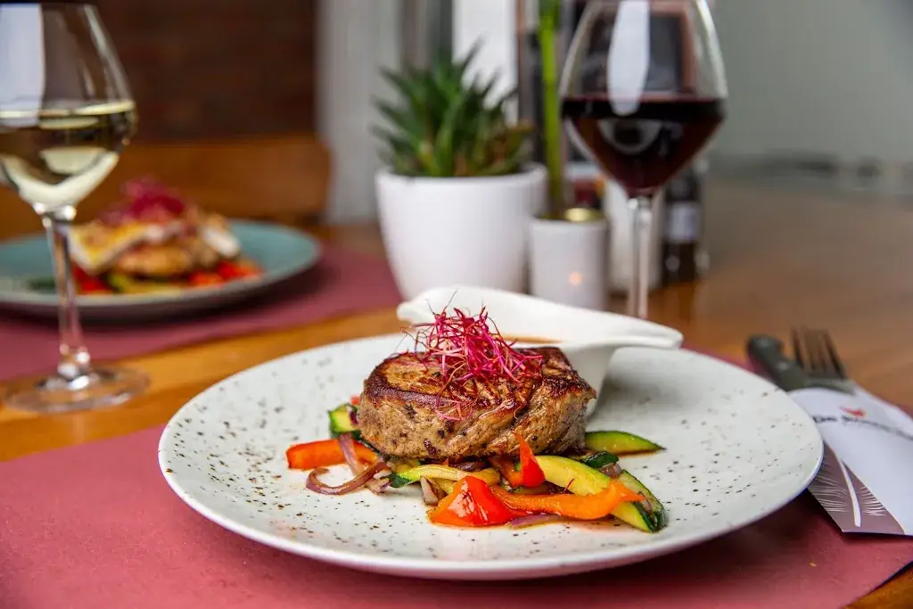 Restaurant Brasserie De Rooie Kip_Hoorn_slider_image_3