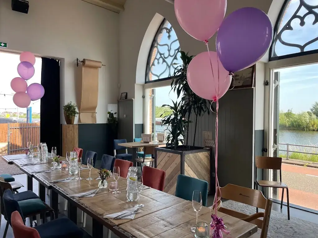 QBeach restaurant in Lijnden