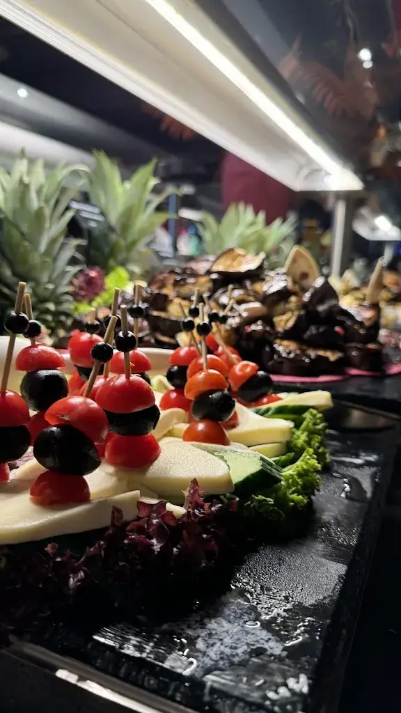 Sam Ranjkar_Corendon All You Can Eat Restaurant_Badhoevedorp_review